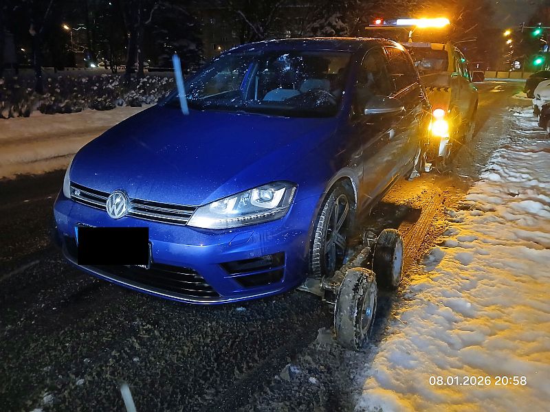 Nocna interwencja pomocy drogowej – holowanie samochodu w zimowych warunkach