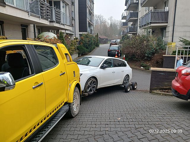 Wyciągnięcie auta z garażu podziemnego – realizacja